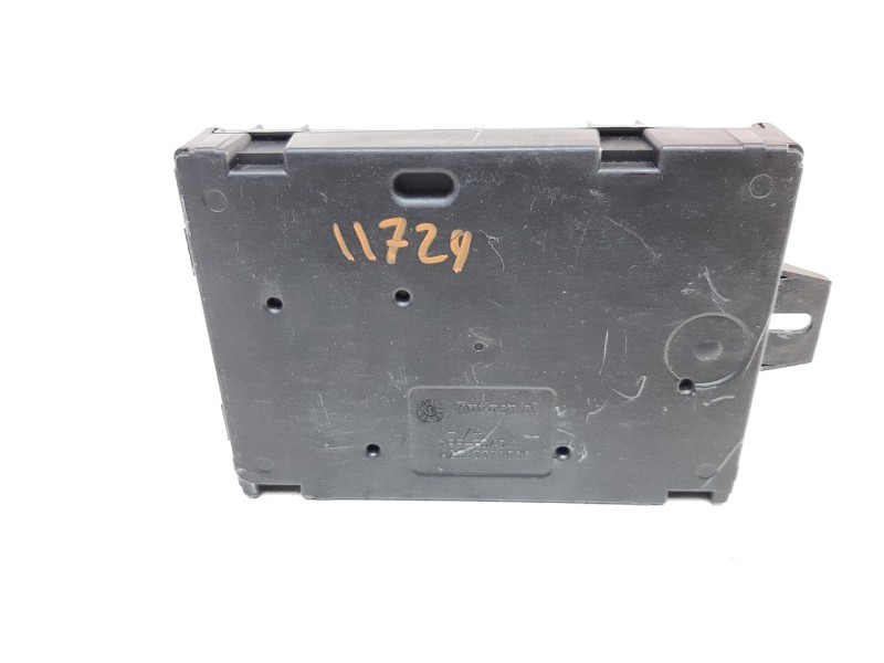 Recambio de caja reles / fusibles para renault clio iv referencia OEM IAM 284B10447R  