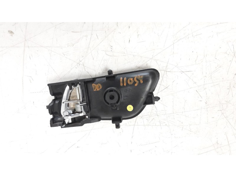 Recambio de maneta interior delantera derecha para hyundai i20 1.2 16v cat referencia OEM IAM 82620C7000  