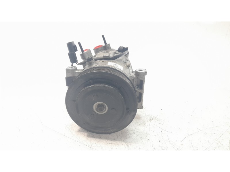 Recambio de compresor aire acondicionado para hyundai tucson kosmo 4wd referencia OEM IAM 97701D700 CAF630187 