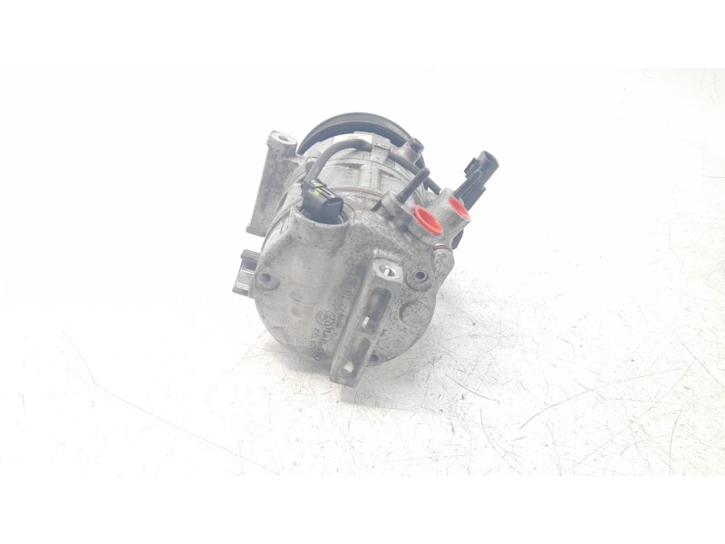 Recambio de compresor aire acondicionado para hyundai tucson kosmo 4wd referencia OEM IAM 97701D700 CAF630187 