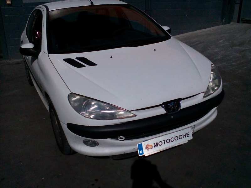 peugeot 206 berlina del año 2000