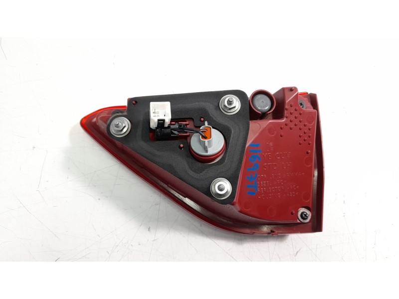 Recambio de piloto trasero derecho interior para kia stonic (ybcuv) concept referencia OEM IAM 92404H8400  