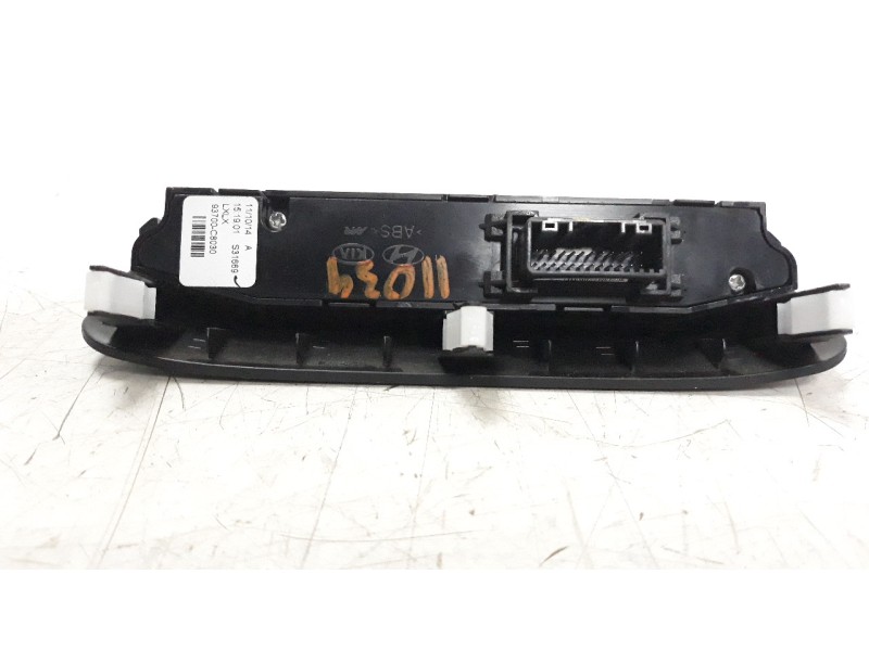 Recambio de pantalla multifuncion para hyundai i20 1.2 16v cat referencia OEM IAM 93700C8030  