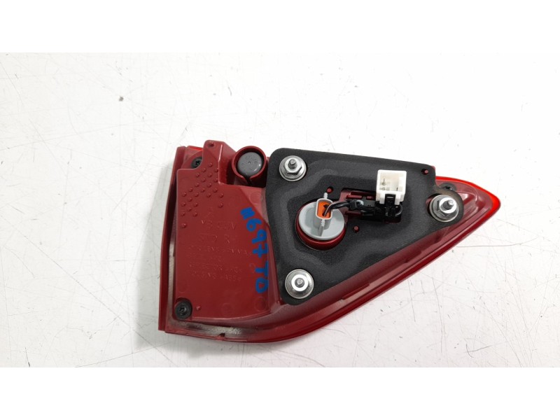 Recambio de piloto trasero izquierdo interior para kia stonic (ybcuv) concept referencia OEM IAM 92403H8400  