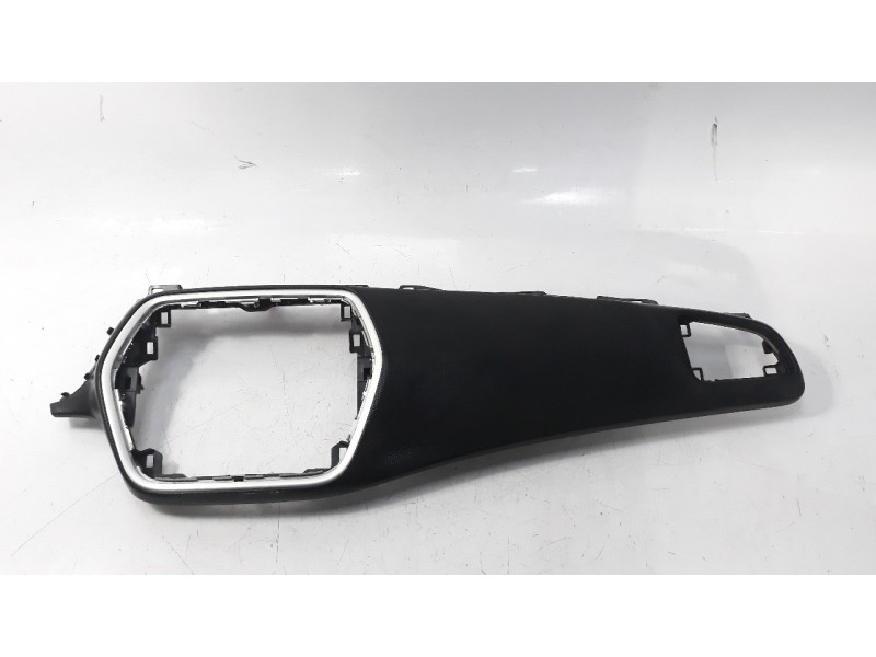 Recambio de moldura para suzuki sx4 1.6 16v cat referencia OEM IAM 7351261M10  