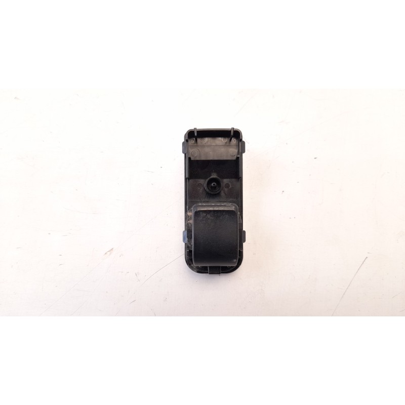 Recambio de mando elevalunas trasero derecho para mazda 2 lim. () 1.5 16v cat referencia OEM IAM D09H66370  