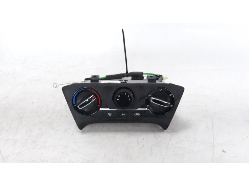 Recambio de mando calefaccion / aire acondicionado para hyundai i20 1.2 16v cat referencia OEM IAM 97250C8010SDH  