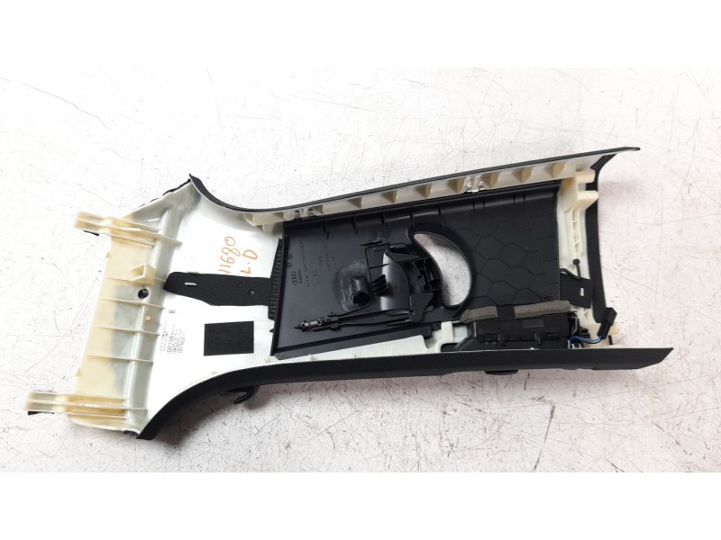 Recambio de moldura para audi q7 4mg referencia OEM IAM 4M0867244F  