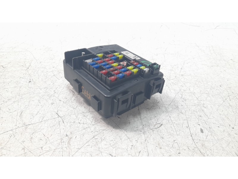Recambio de caja reles / fusibles para hyundai tucson kosmo 4wd referencia OEM IAM 91950D3240  