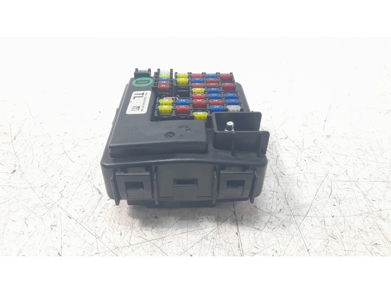 Recambio de caja reles / fusibles para hyundai tucson kosmo 4wd referencia OEM IAM 91950D3240  