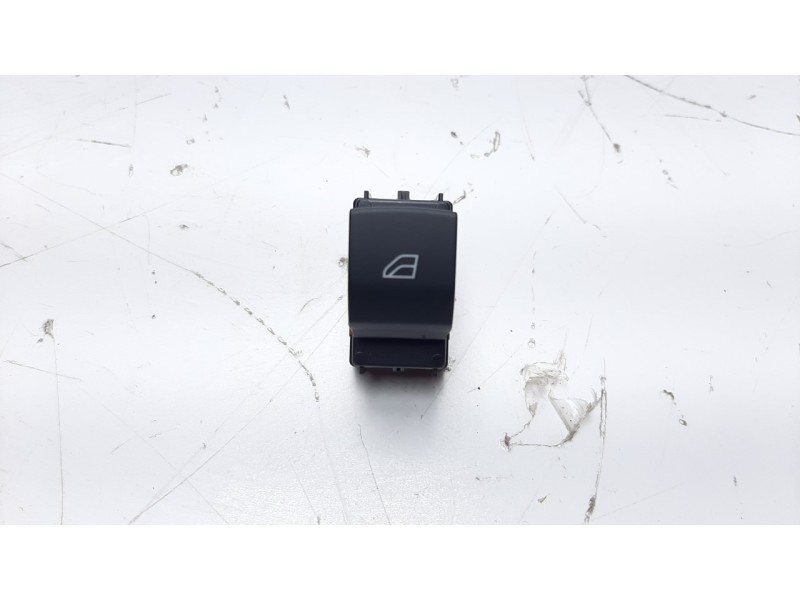 Recambio de mando elevalunas delantero derecho para volvo xc 40 1.5 cat referencia OEM IAM 31456060  