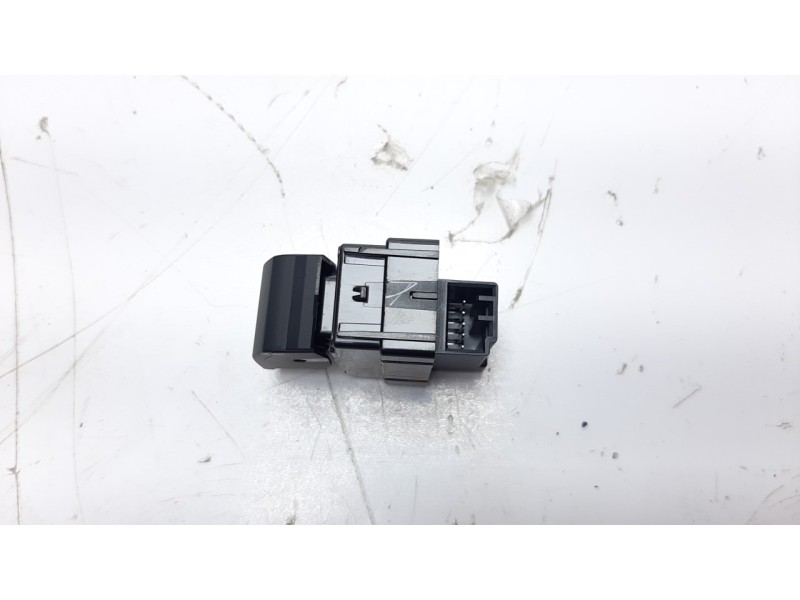 Recambio de mando elevalunas delantero derecho para volvo xc 40 1.5 cat referencia OEM IAM 31456060  