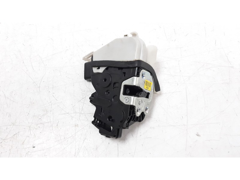 Recambio de cerradura puerta delantera derecha para kia optima 1.7 crdi cat referencia OEM IAM 81320D4110  