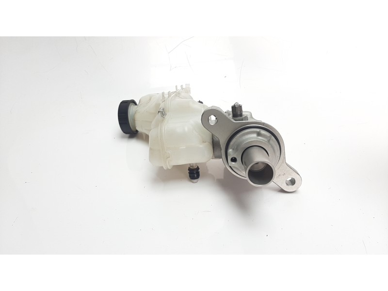 Recambio de bomba freno para renault megane iv berlina 5p referencia OEM IAM 460913217R  