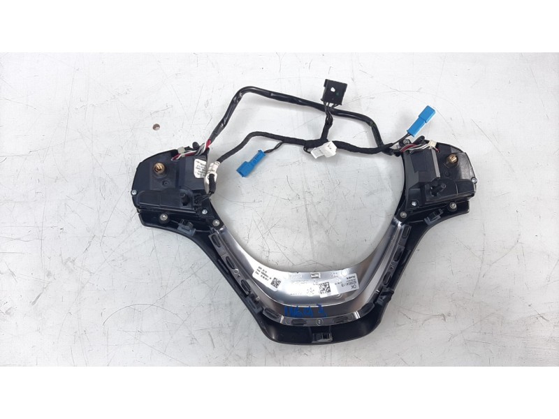 Recambio de mando volante para bmw serie 4 gran coupe (f36) 420d referencia OEM IAM 62563395B  