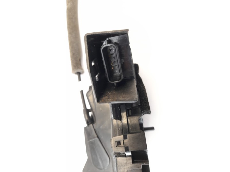 Recambio de cerradura puerta trasera derecha para renault megane iv berlina 5p referencia OEM IAM 825025227R  