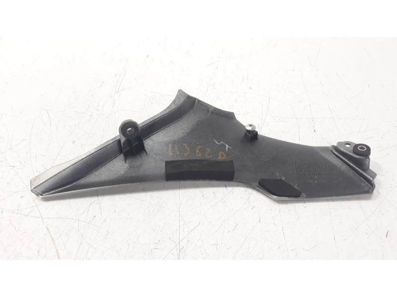 Recambio de moldura para kawasaki z 900 referencia OEM IAM 360010685  