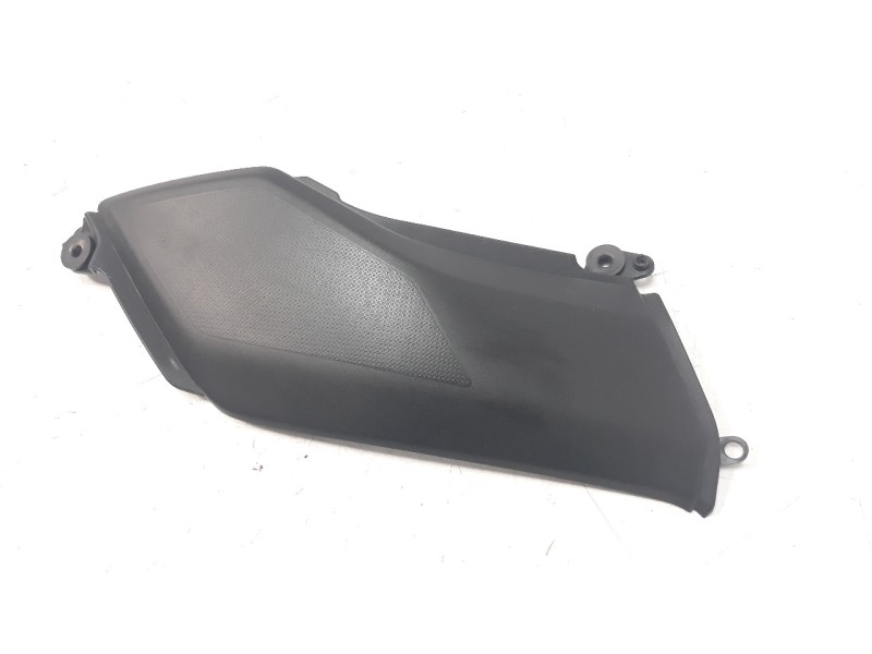 Recambio de moldura para kawasaki z 900 referencia OEM IAM 140930668  