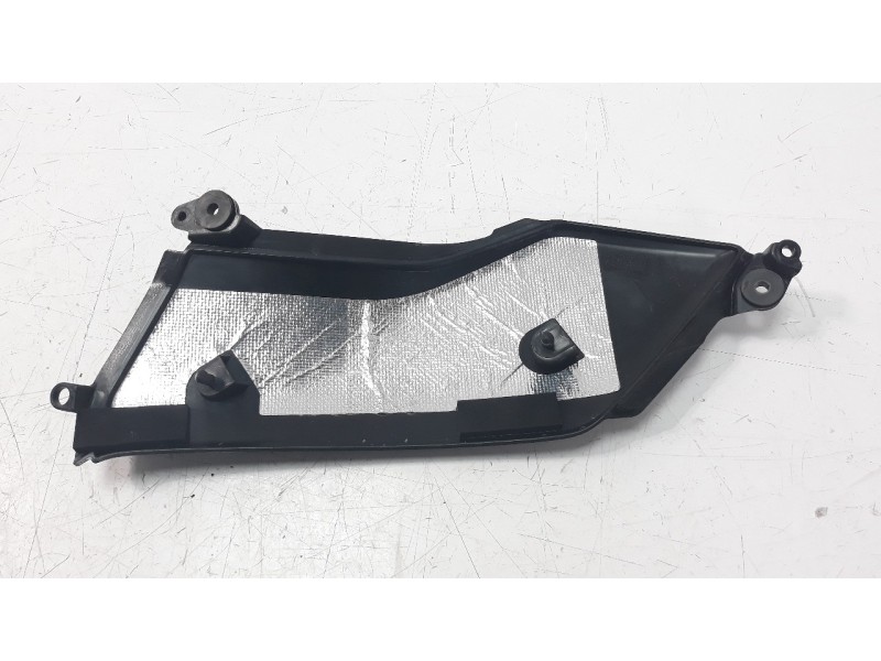 Recambio de moldura para kawasaki z 900 referencia OEM IAM 140930668  