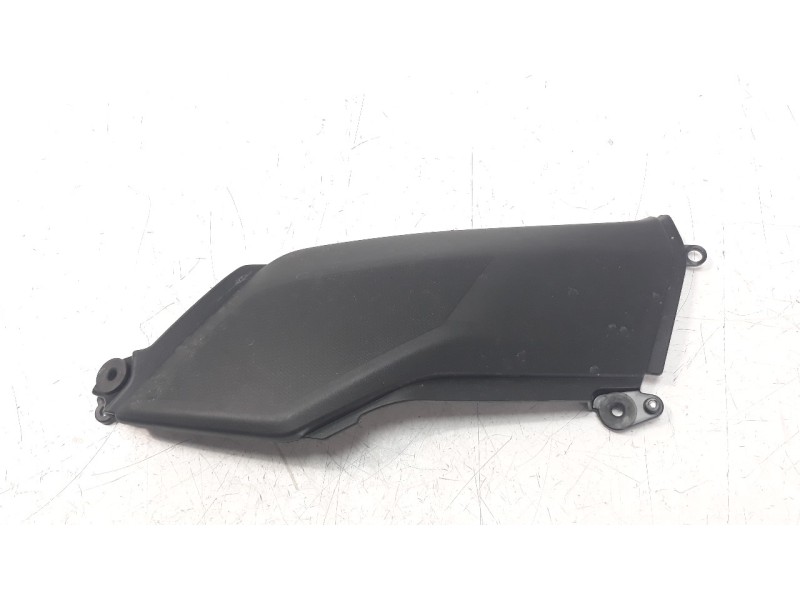 Recambio de moldura para kawasaki z 900 referencia OEM IAM 140930667  
