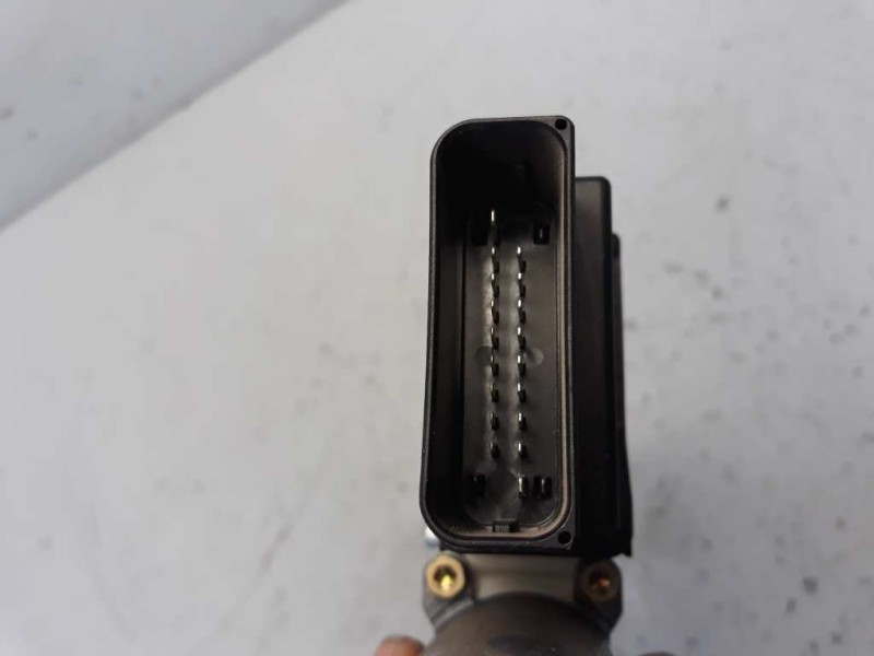 Recambio de motor elevalunas trasero derecho para seat leon (1m1) last edition referencia OEM IAM 9776105407301  