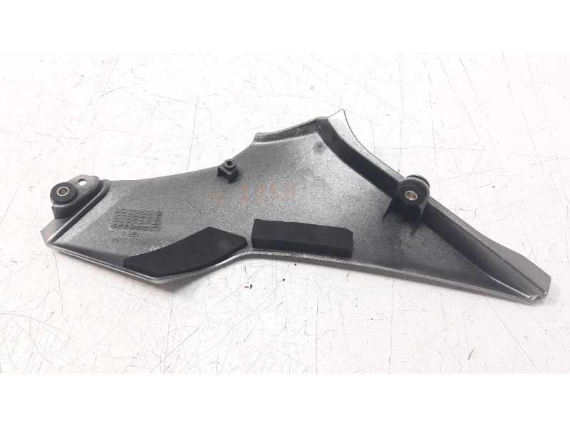 Recambio de moldura para kawasaki z 900 referencia OEM IAM 360010686  