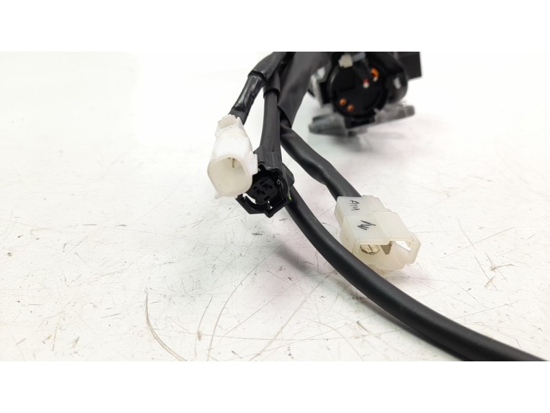 Recambio de conmutador de arranque para yamaha x-max 125 referencia OEM IAM B74H626501 B741 