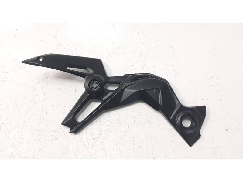 Recambio de moldura para kawasaki z 900 referencia OEM IAM 140930926  