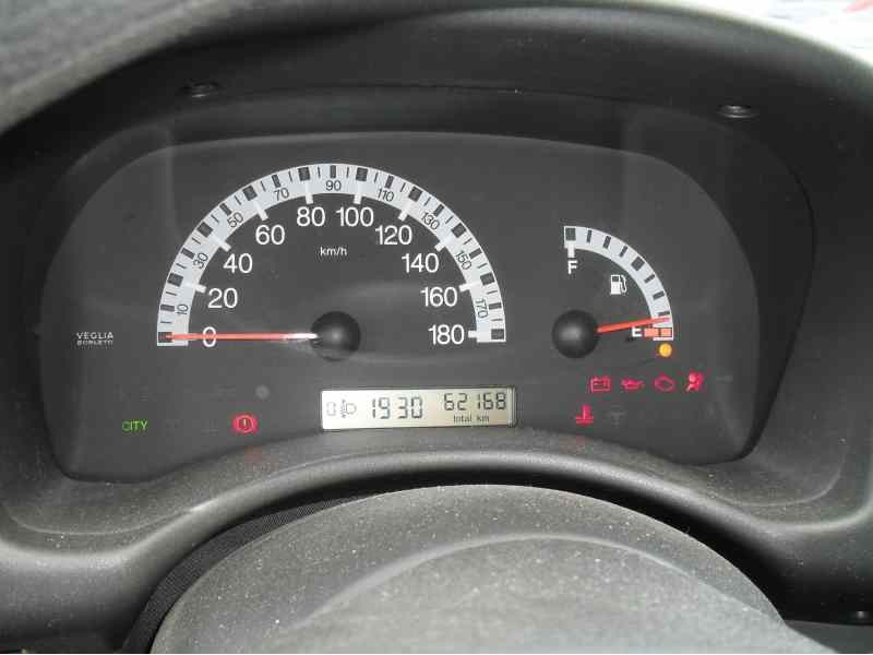 fiat punto berlina (188) del año 2000