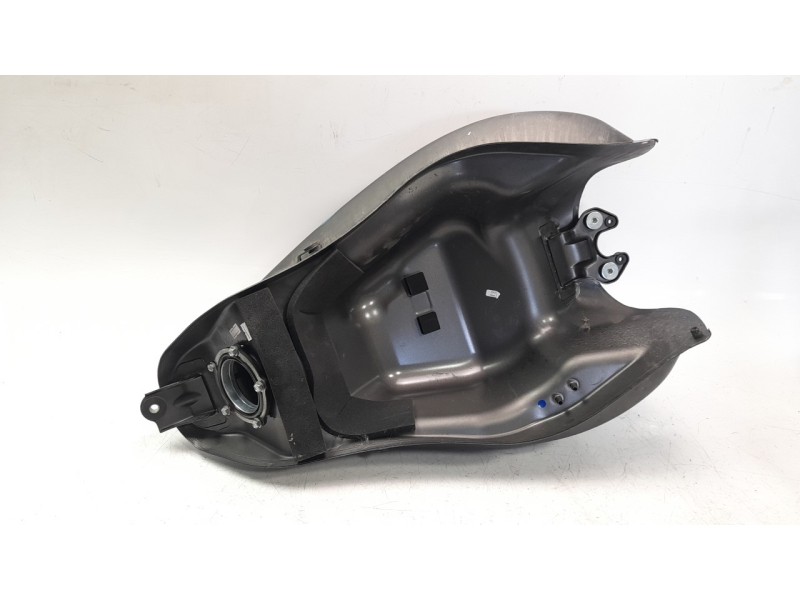 Recambio de deposito combustible para yamaha x-max 125 referencia OEM IAM B9YF411000  
