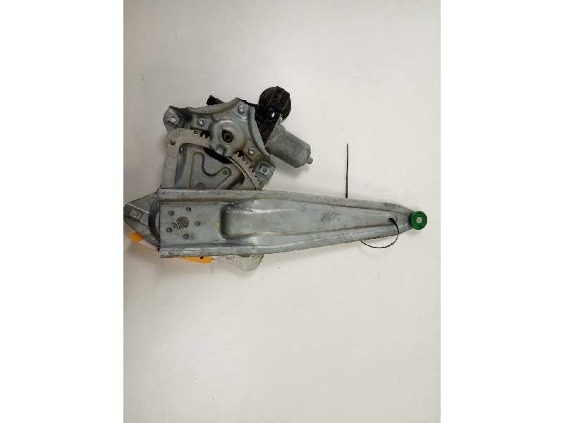 Recambio de elevalunas trasero derecho para toyota auris luna referencia OEM IAM 6983012420  