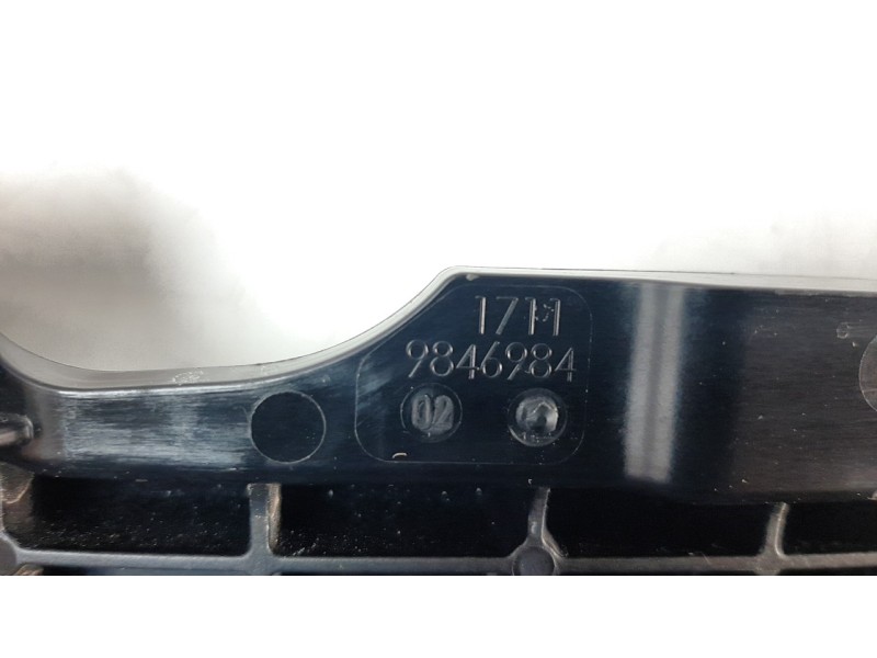 Recambio de moldura para bmw serie 2 active tourer (u06) 225 e xdrive referencia OEM IAM 17119846984  