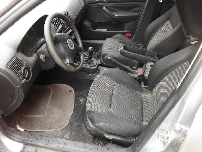 volkswagen golf iv berlina (1j1) del año 2013