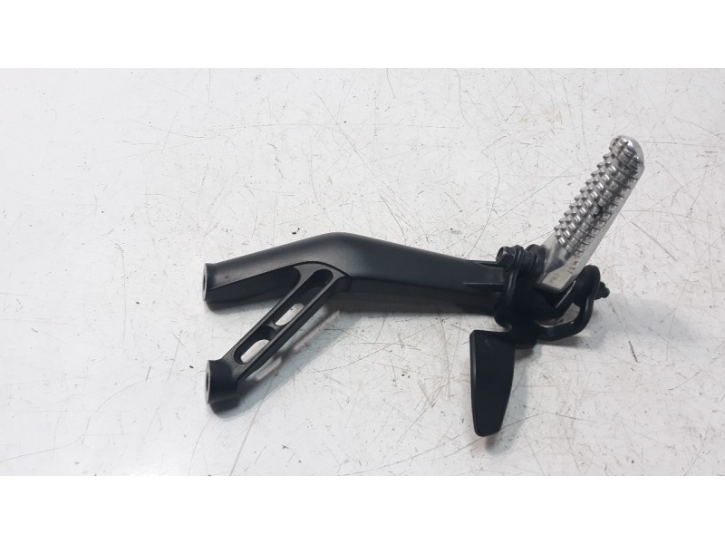 Recambio de estribo para yamaha yzf-r6 referencia OEM IAM B3L2744100  