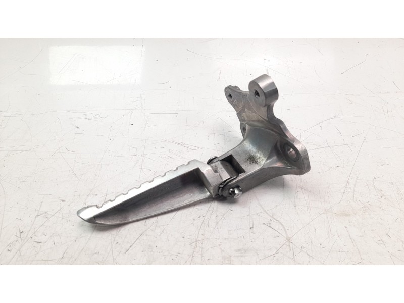 Recambio de estribo para yamaha x-max 125 referencia OEM IAM B74LMK3  