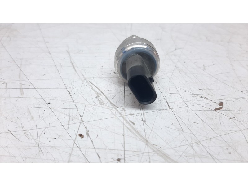 Recambio de interruptor para jeep renegade 1.0 t-gdi cat referencia OEM IAM 68150982AA  