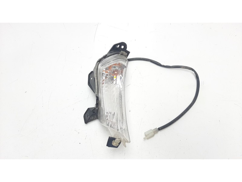 Recambio de piloto delantero derecho para yamaha x-max 125 referencia OEM IAM B74H332010  