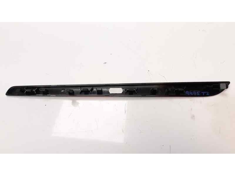 Recambio de moldura para renault megane iv berlina 5p zen referencia OEM IAM 809A64311R  