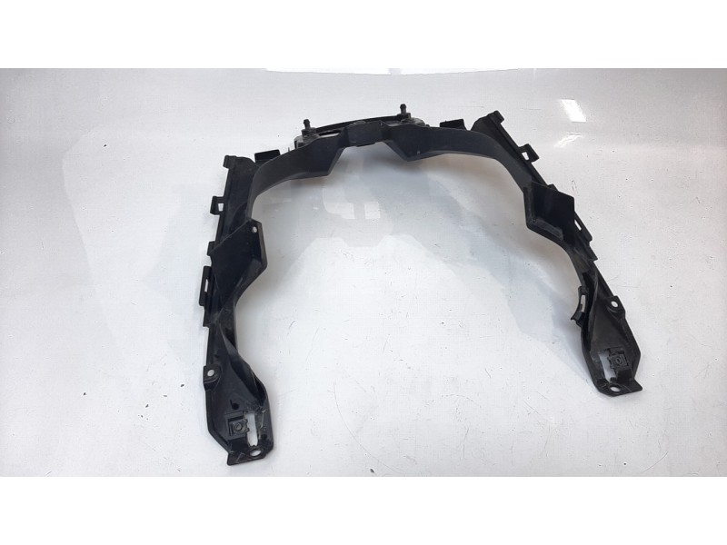 Recambio de moldura para honda nc 750 referencia OEM IAM 64131MKWD00  