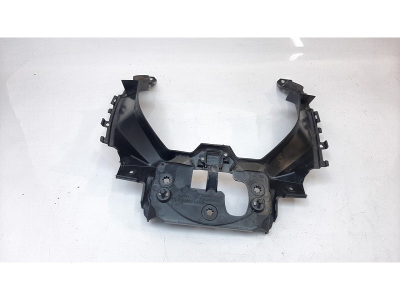 Recambio de moldura para honda nc 750 referencia OEM IAM 64131MKWD00  