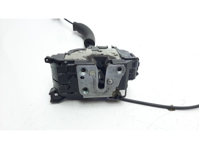 Recambio de cerradura puerta delantera derecha para renault megane iii berlina 5 p 1.5 dci diesel fap referencia OEM IAM 8050200