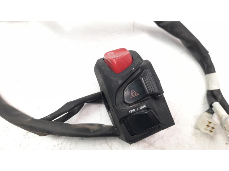 Recambio de piña luces derecha para yamaha x-max 125 referencia OEM IAM B9YH397300  