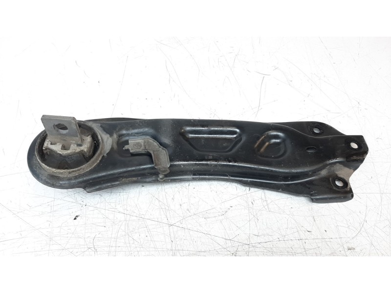 Recambio de brazo suspension superior trasero derecho para mercedes-benz clase a (w176) 1.5 cdi cat referencia OEM IAM A24635005