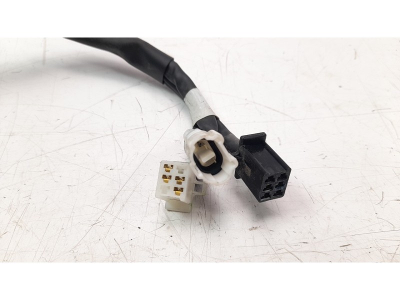 Recambio de piña luces derecha para yamaha x-max 125 referencia OEM IAM B9YH397300  