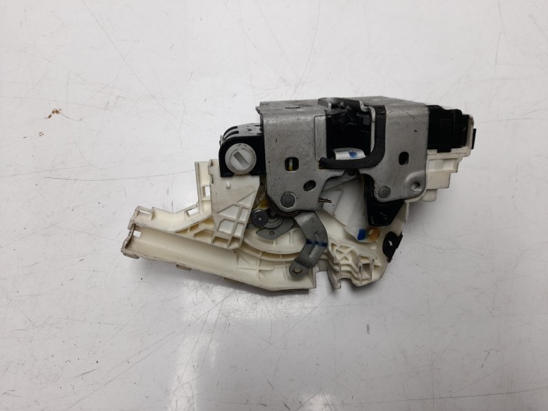 Recambio de cerradura puerta delantera izquierda para fiat freemont (345) urban 4wd referencia OEM IAM P04589913AE  