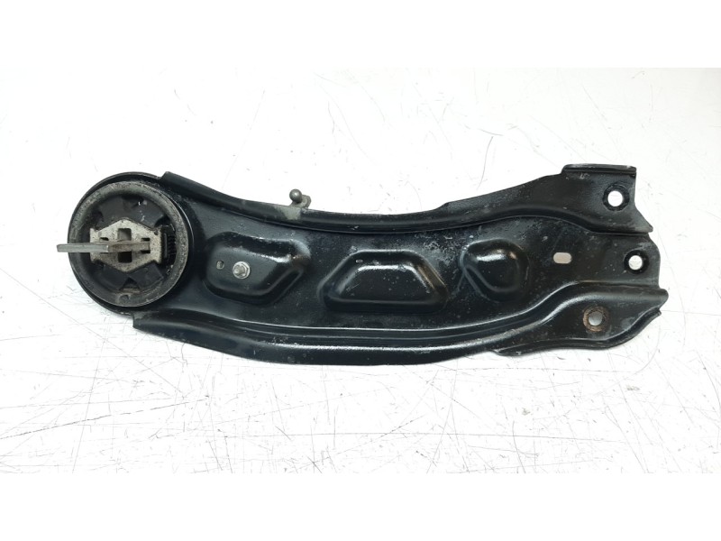 Recambio de brazo suspension superior trasero derecho para mercedes-benz clase a (w176) 1.5 cdi cat referencia OEM IAM A24635005