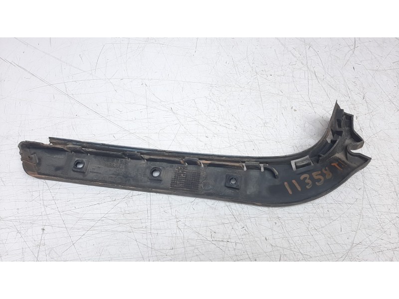 Recambio de molduras traseras para volvo v50 familiar 1.6 diesel cat referencia OEM IAM 30698694  