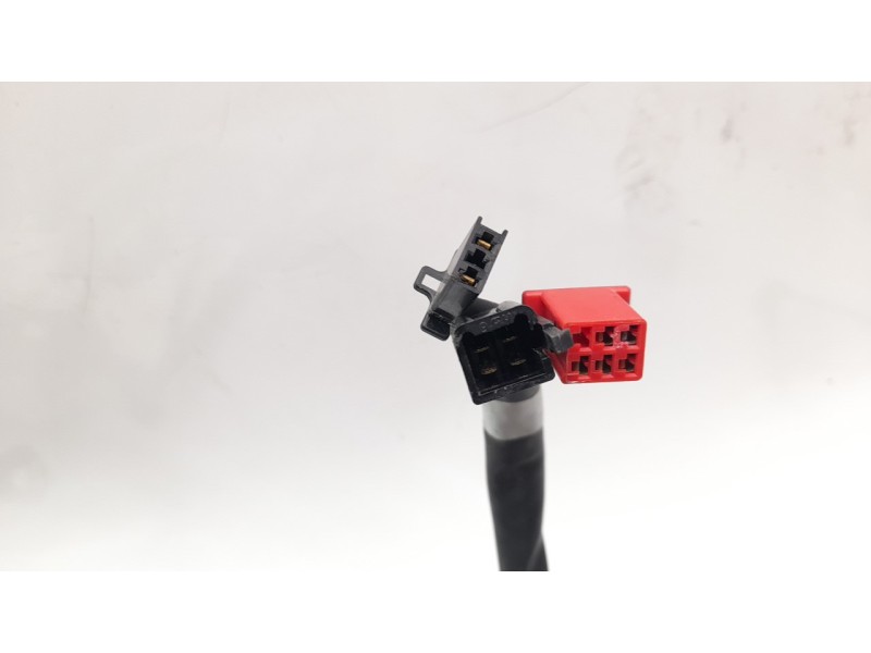 Recambio de piña luces izquierda para yamaha x-max 125 referencia OEM IAM B9YH397200  