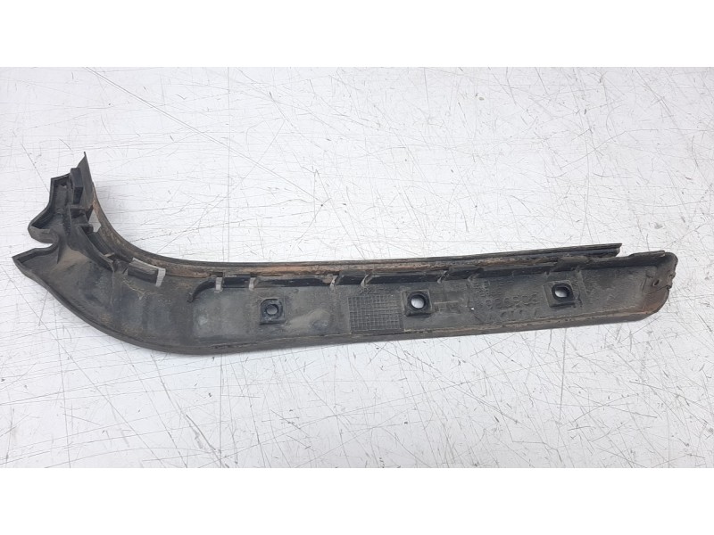 Recambio de molduras traseras para volvo v50 familiar 1.6 diesel cat referencia OEM IAM 30698695  
