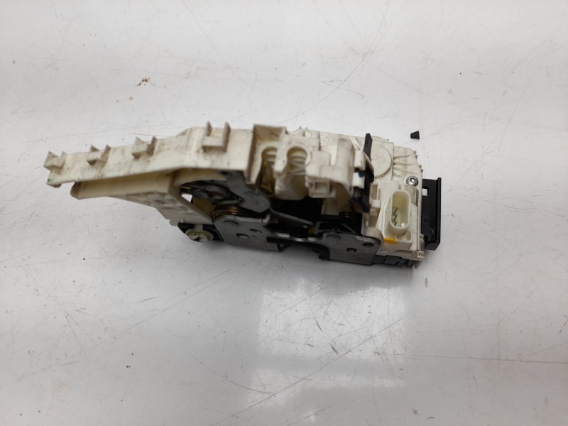 Recambio de cerradura puerta trasera derecha para fiat freemont (345) urban 4wd referencia OEM IAM 68466852AA  